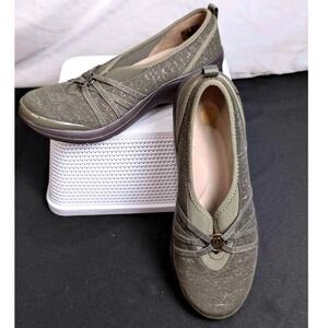 Bzees Rosie Women 10M Olive Green Shimmer Slip On Wedge Loafer Shoes